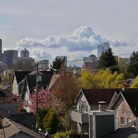 Central Modern Home With Rooftop Seattle Exterior photo
