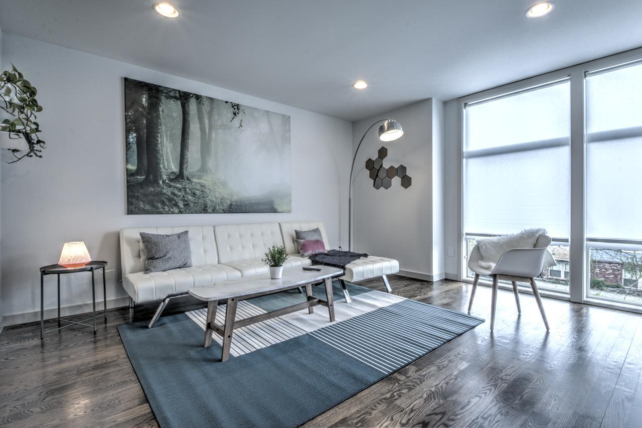 Central Modern Home With Rooftop Seattle Exterior photo